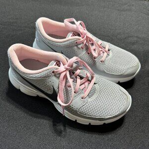 EUC NIKE FLEX EXPERIENCE RN GRAY/PINK MESH SNEAKERS/RUNNING SHOES US6.5